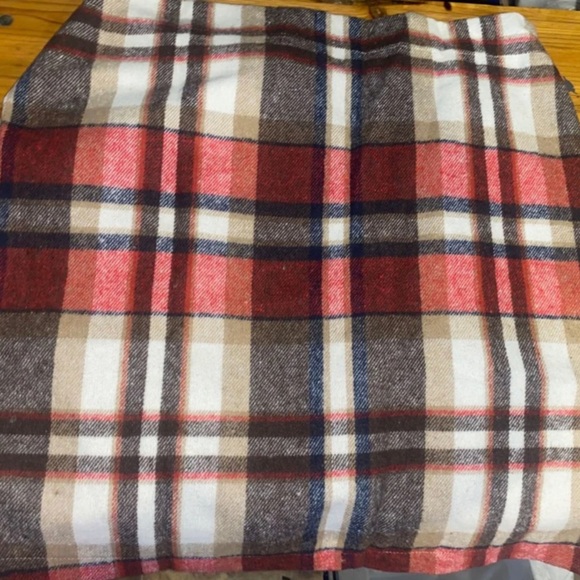 PLUS Plaid Skirt - Picture 5 of 6